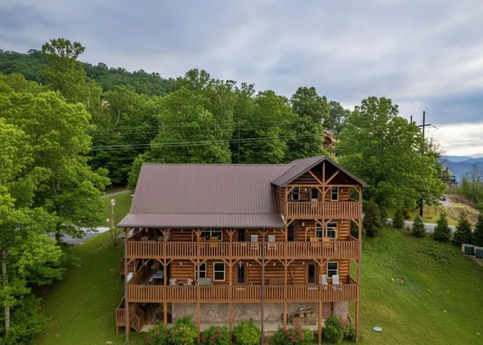 A Cloud 9 - Gorgeous Mountain Views, Outdoor Hot Tub + Game Room With Pool Table & More! Pigeon Forge
