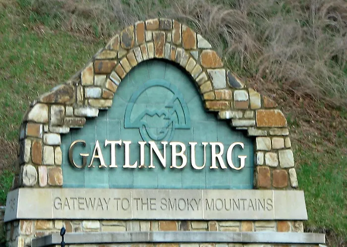 The Great Dogwood Manor By Stony Brook Cabins Gatlinburg