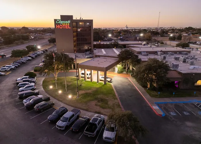 Mcm Elegante Hotel Odessa