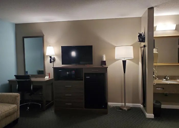 River Hill Inn & Suites Hudson