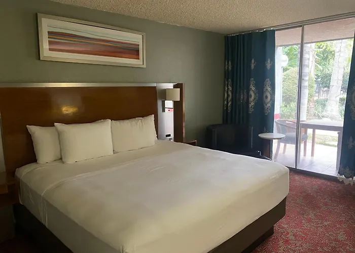 Hiltop Hotel Bakersfield