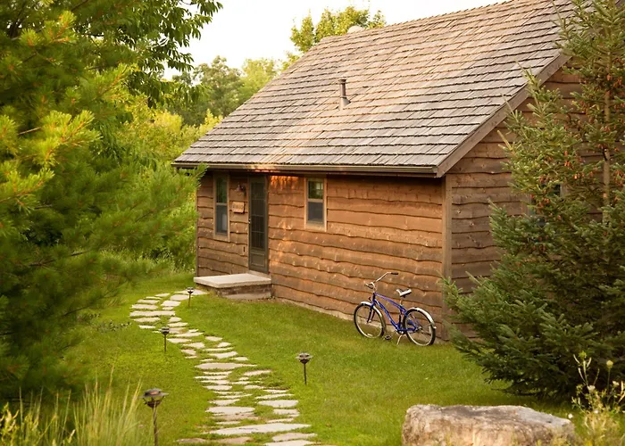 Chanticleer Cabins Sturgeon Bay