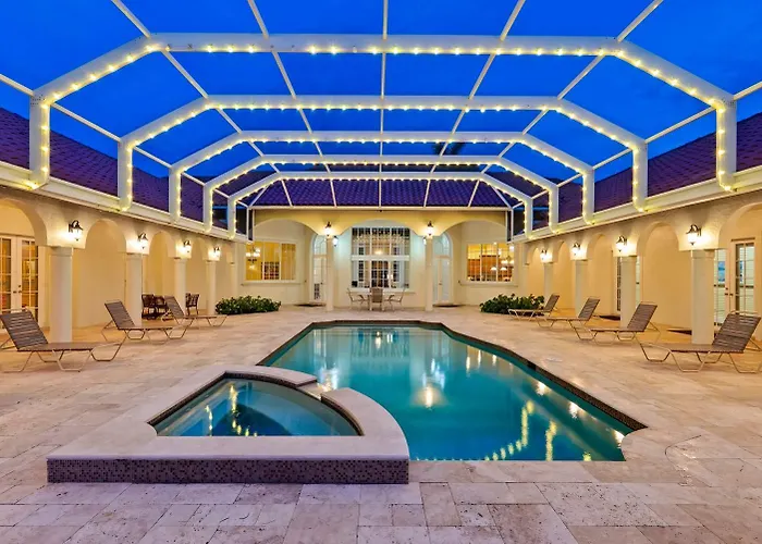 Knickerbocker Estate - Exclusive 9 Bedroom Getaway In Naples! Enjoy Private Pool, Outdoor Dining And Expansive Grounds Experience Tranquility With Easy Access To Naples Best!