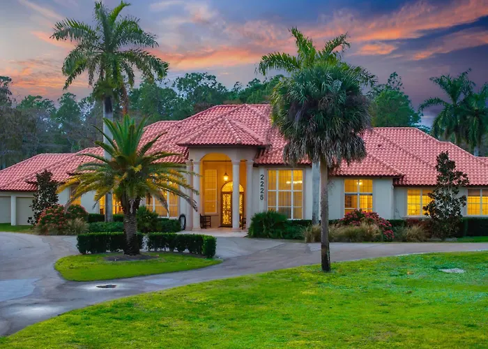 Knickerbocker Estate - Exclusive 9 Bedroom Getaway In Naples! Enjoy Private Pool, Outdoor Dining And Expansive Grounds Experience Tranquility With Easy Access To Naples Best!
