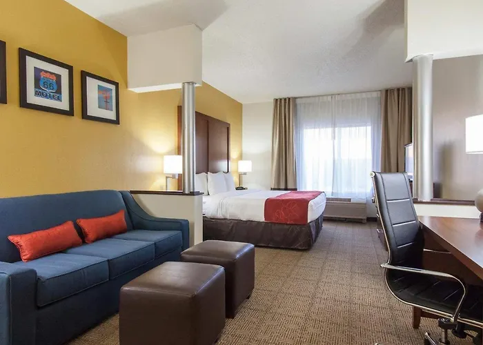 Comfort Suites Tulsa Central