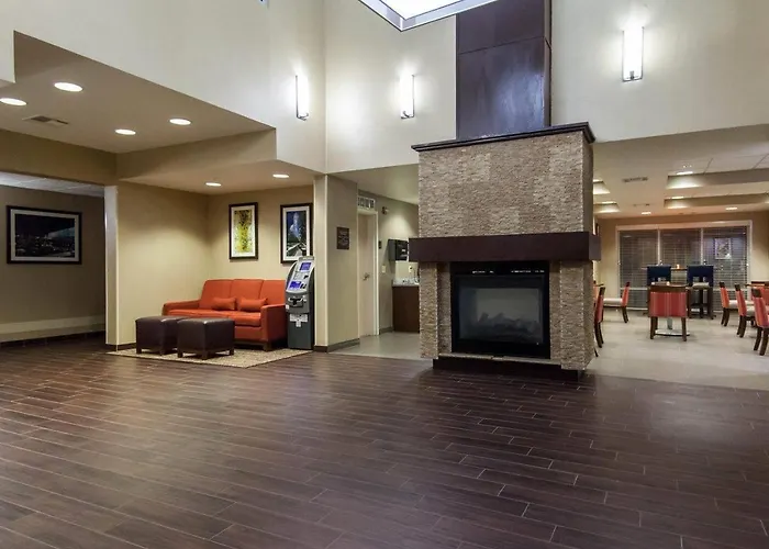 Comfort Suites Tulsa Central