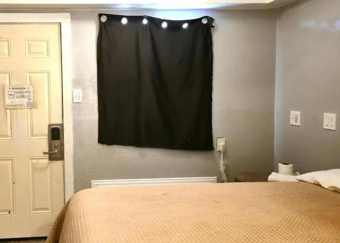 Mi Amor Inn & Suites By Hotel O Dallas Tx Hwy 352
