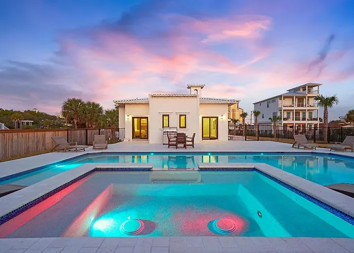Bourbon Breeze - Beachy Home Near The Gulf With Spacious Outdoor Pool Area Destin