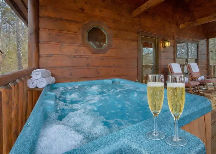 Cozy Hot Tub Cabin Outdoor Fireplace Gatlinburg