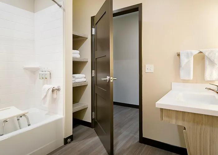 Clubhouse Hotel & Suites Rapid City