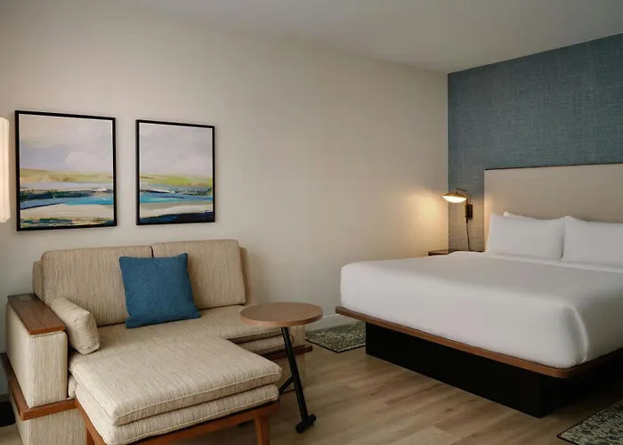 Courtyard By Marriott Orlando Airport Hotel