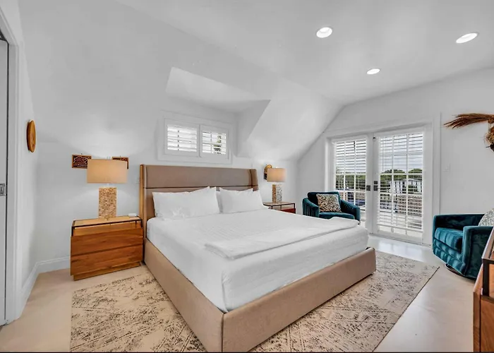 The Modern Castle Canal View Access Rooftop Living Greenhouse Vlllas Fort Lauderdale