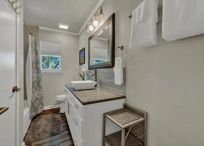 Fredericksburg Speakeasy Villa