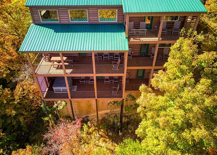 Gritz Carlton Lodge, 2 Large Cabins, 2 Pools, 2 Theater Rooms, 2 Game Rooms, Amazing Mtn Views Pigeon Forge