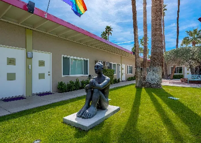 Inndulge Iconic Gay Men'S Resort Palm Springs