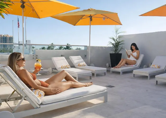 Leslie Hotel Ocean Drive Miami Beach
