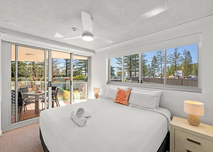 Pacific Regis Beachfront Holiday Apartments Gold Coast