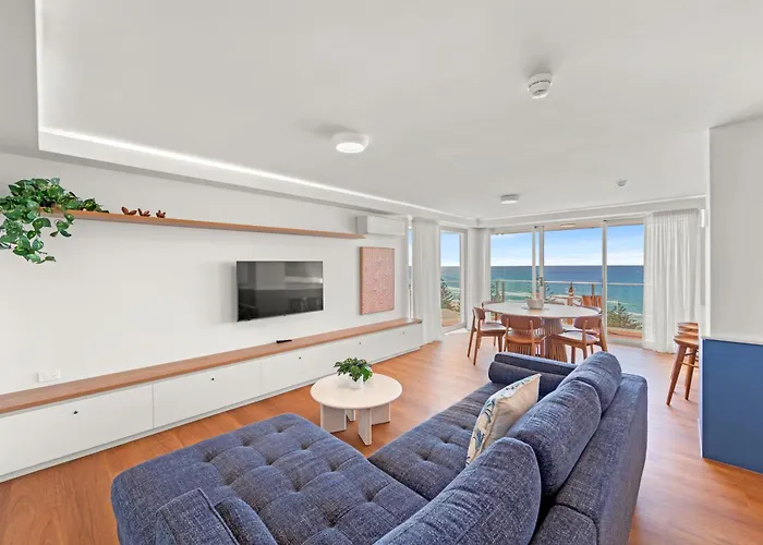 Pacific Regis Beachfront Holiday Apartments Gold Coast