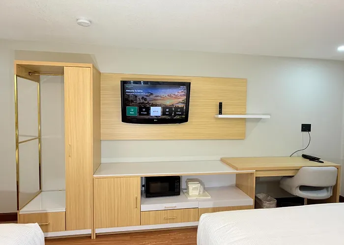 Wyndham Garden Salina Conference Center Hotel