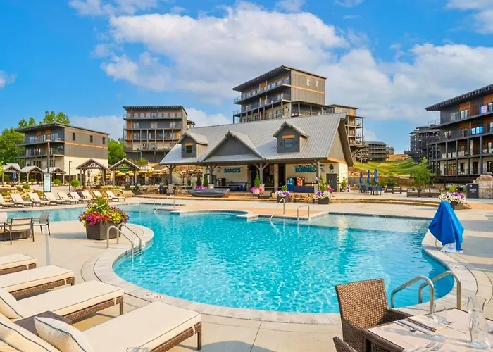 Smith Creek Resort - Waterpark, Lazy River, Pickle Ball, Heated Indoor Pool, Hot Tub Sevierville