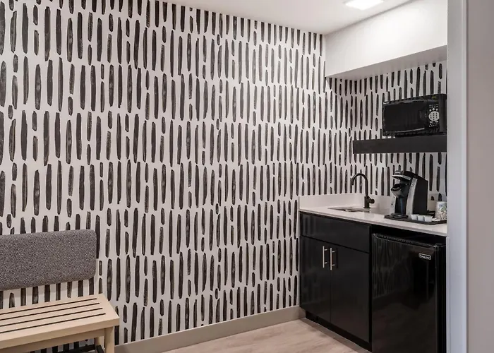 Atwell Suites Austin Airport By Ihg