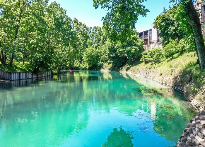 Cw B209 The Float Inn 3 New Braunfels