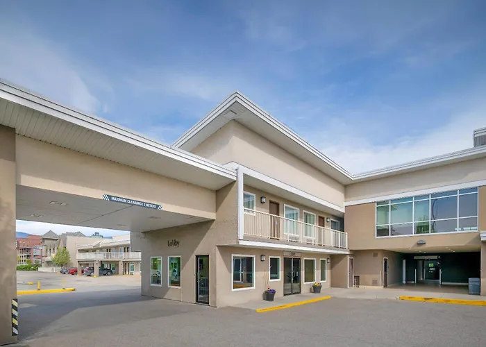 Econo Lodge Inn & Suites Kelowna