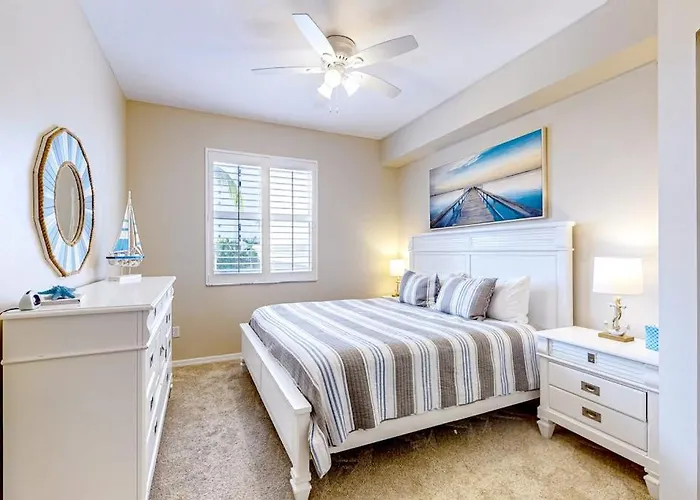 Luxury Condo In Regatta Naples
