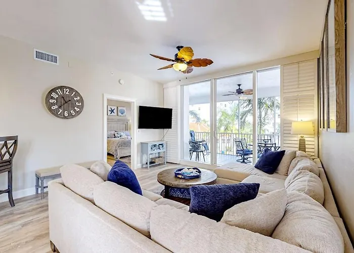 Luxury Condo In Regatta Naples