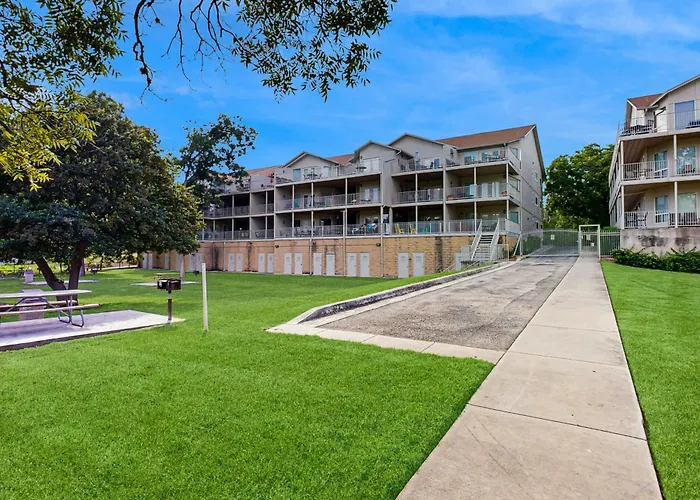 Water Wheel Resort Condo G202 New Braunfels