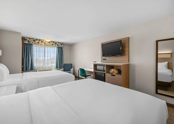 Econo Lodge Inn & Suites Santa Fe South