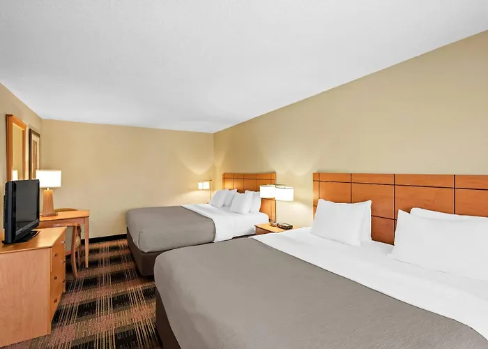 Quality Inn & Suites Des Moines Airport