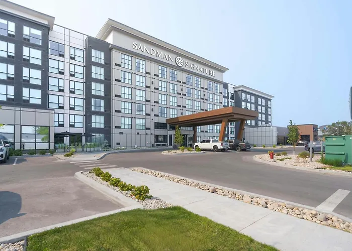 Sandman Signature Winnipeg Airport Hotel & Suites