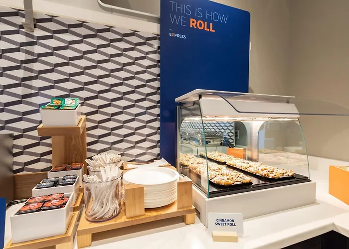 Holiday Inn Express & Suites Vaughan-Southwest By Ihg