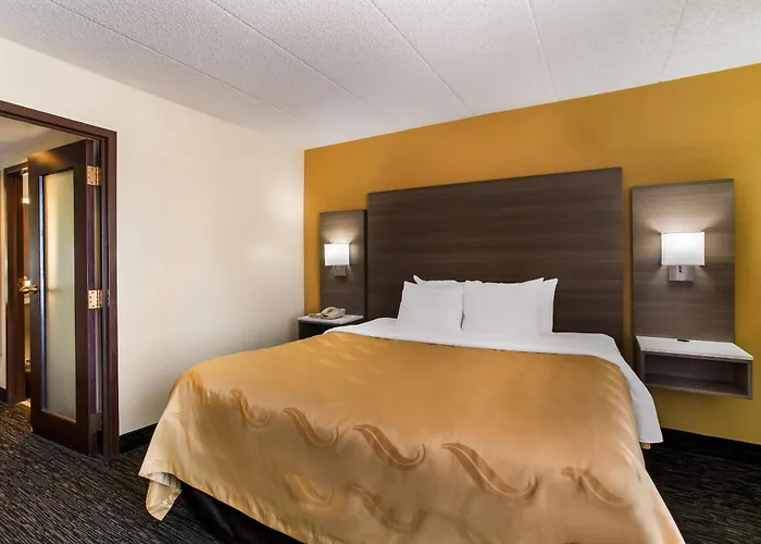 Quality Suites Milwaukee Airport
