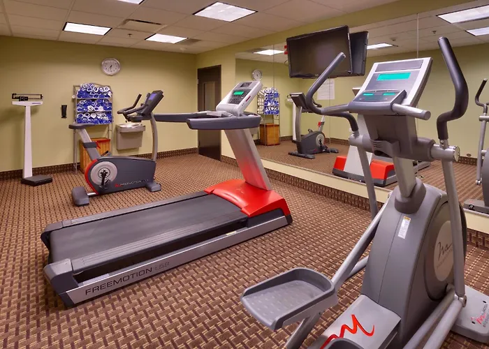 Holiday Inn Express & Suites Overland Park By Ihg