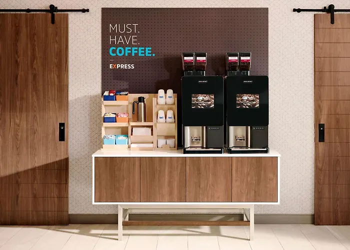 Holiday Inn Express & Suites Overland Park By Ihg