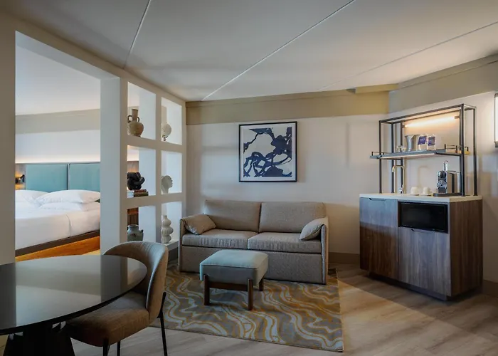 Hilton Winnipeg Airport Suites