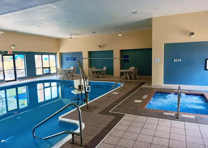 Days Inn By Wyndham Fargo - West Acres