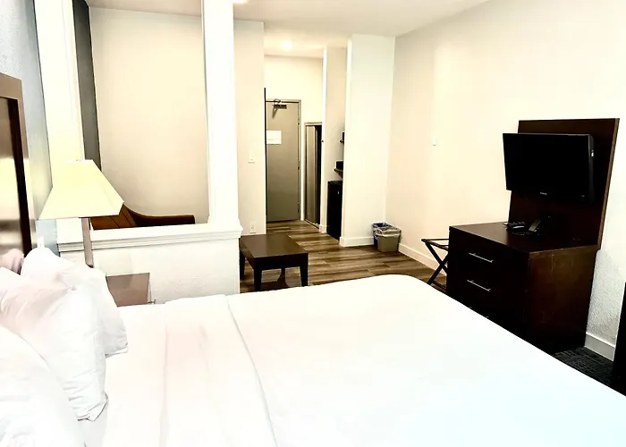 Baymont By Wyndham Richmond I-70 Hotel