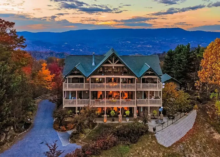 Tanasi Lodge - Reunions, Retreats, Weddings, Family Getaways Sevierville
