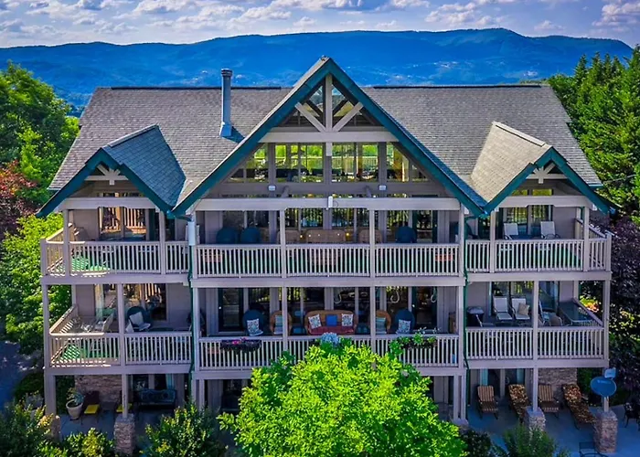 Tanasi Lodge - Reunions, Retreats, Weddings, Family Getaways Sevierville