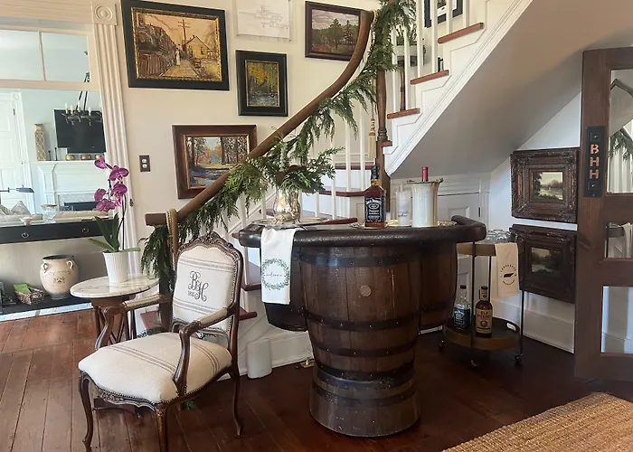 Boyd Harvey Main House And Carriage House Villa Knoxville