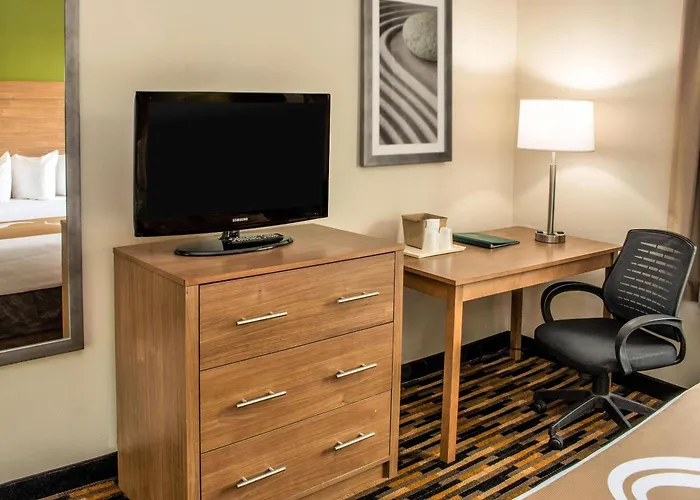 Quality Suites Lake Wright - Norfolk Airport