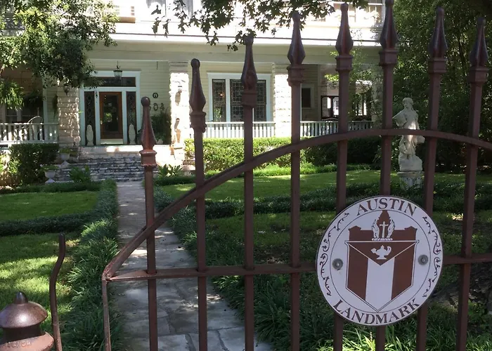 Strickland Arms Bed And Breakfast Austin