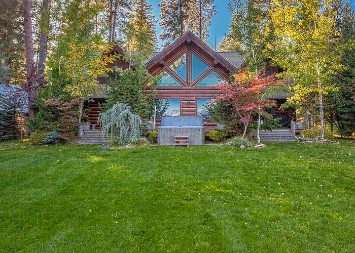 Oden Bay Log Home Sandpoint