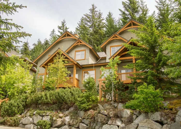 Beautifully Renovated, Fantastic Views Ski In Out 3 Beds - Mountain Star Whistler